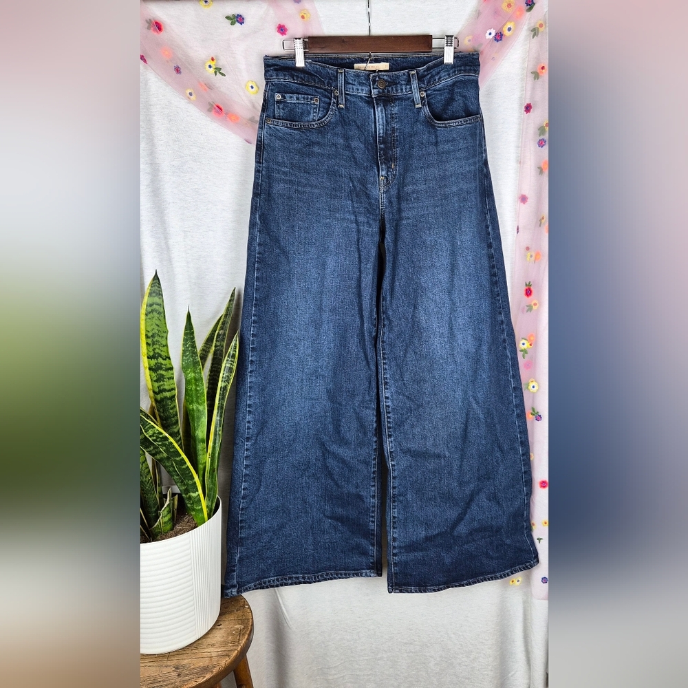 Levi’s Premium 728 High Rise Wide Leg Jeans Dark Wash Size 31